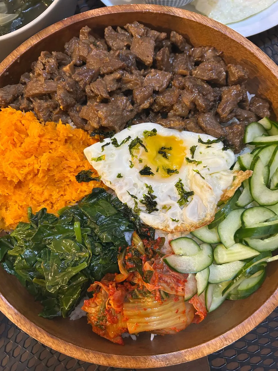 Ground Beef Bibimbap: The Recipe, the Sauce Ratios, and What Changes From Sliced Beef