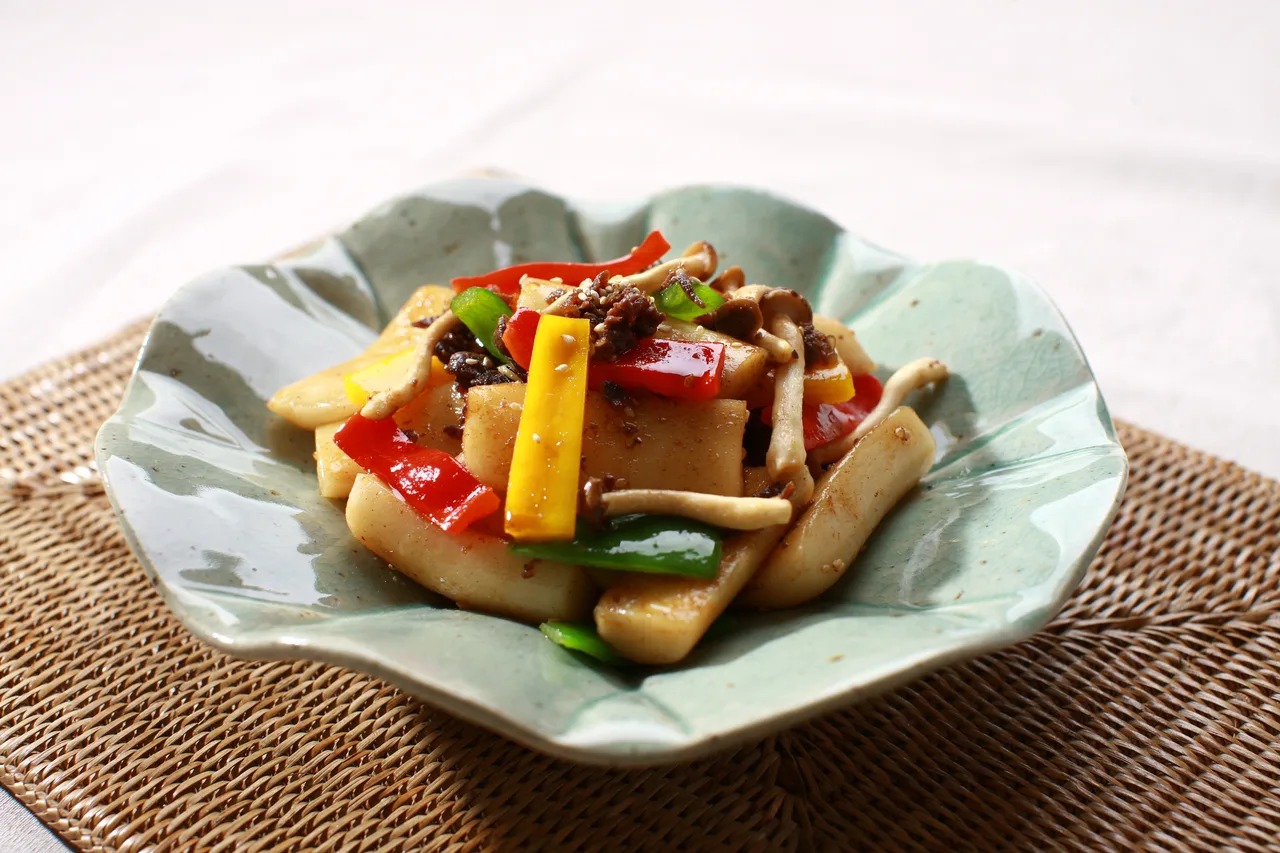Tteokbokki Recipe, Not Spicy: The Soy-Sauce Royal Court Version