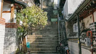 Best Hanok Stay in Seoul: Choose by Location, Price, and Experience