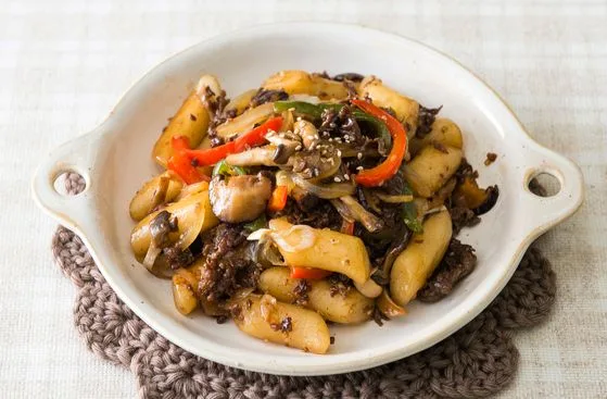 4 Tteokbokki Recipes Without Gochujang and the Exact Sauce Ratios