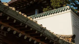 Hanok Stay in Seoul: Which District, What a Night Costs, and What Nobody Warns You About